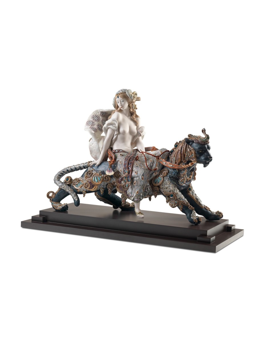 Bacchante on a Panther Porcelana Lladró 01001949 