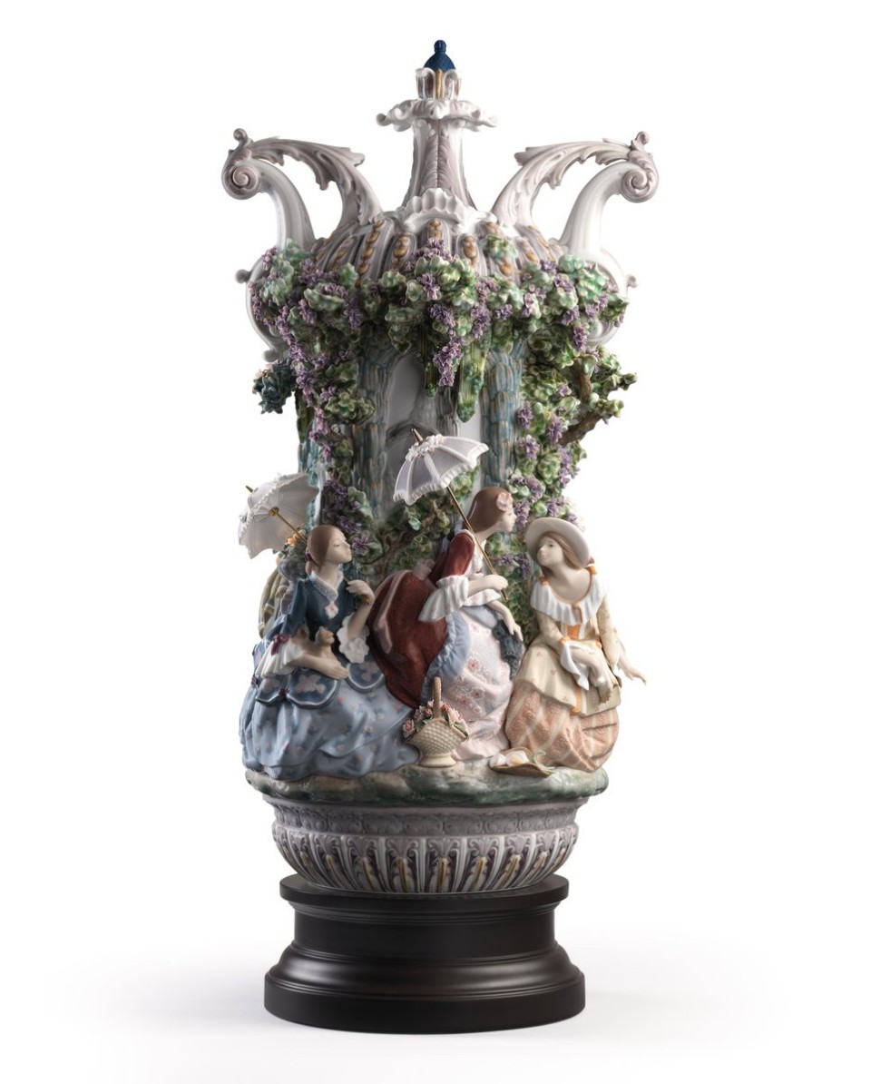 Ladies from Aranjuez Vase: Lladro Porcelain 01001968