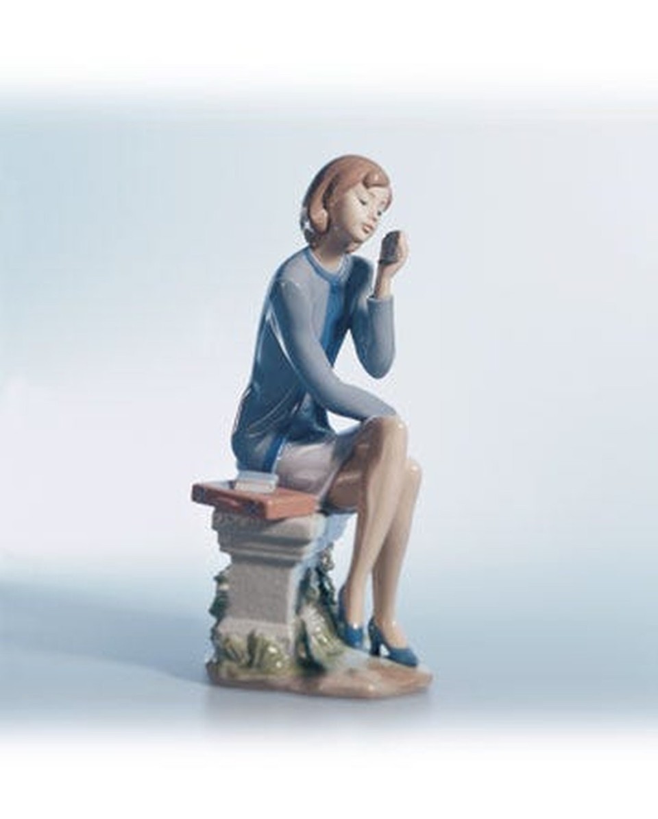 "Lladro ALWAYS ON THE GO Porzellan 01006749 - 28cm Höhe | TicTacArea