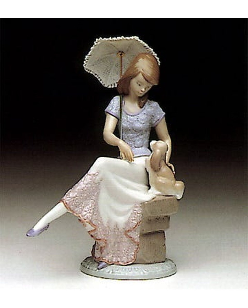 Lladró Porcelain 01007612: Picture Perfect Figurine