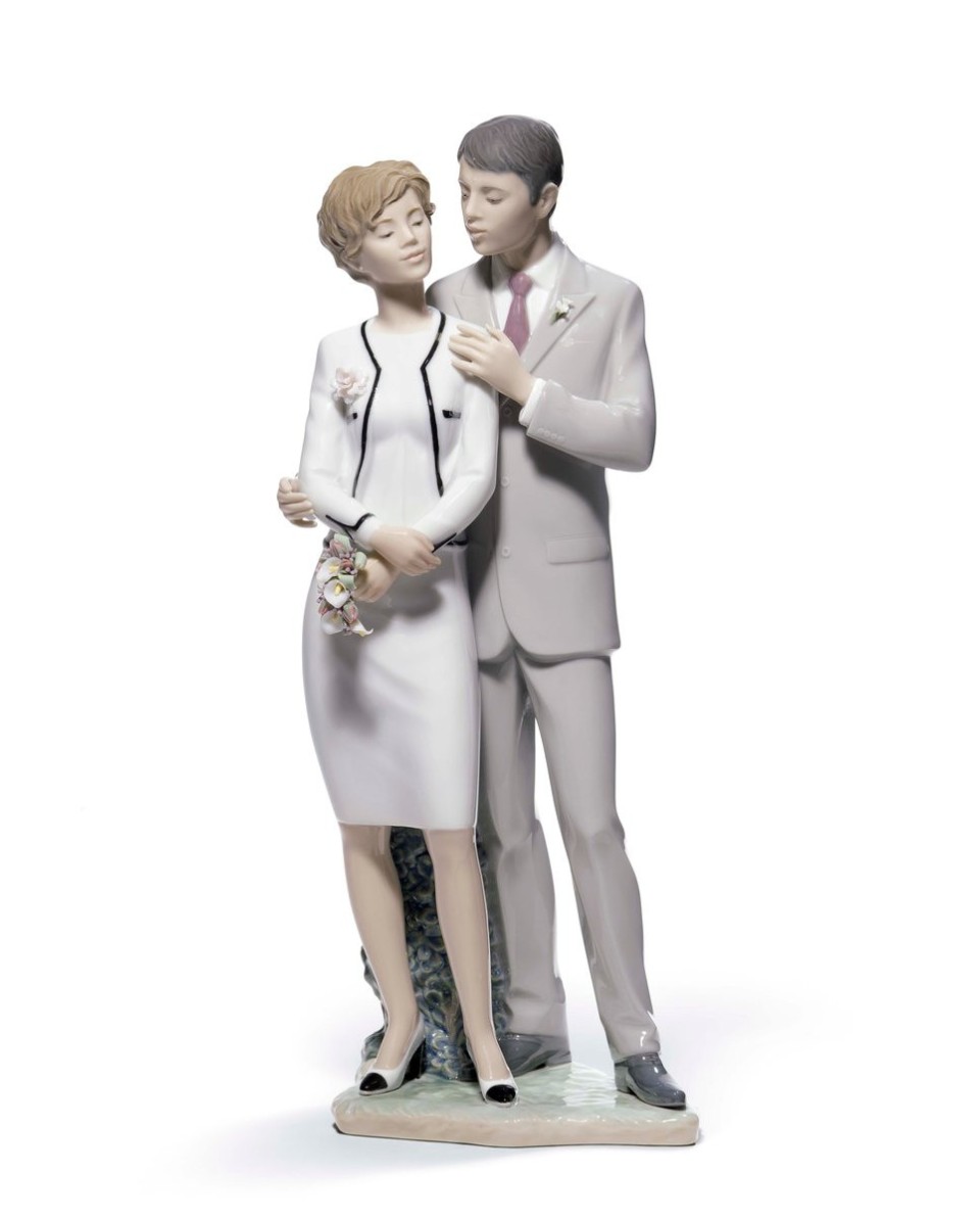 Lladró Porcelain 01008633: Civil Ceremony Figurine