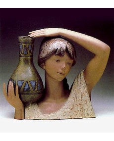 Water Carrier Girl Bust Lladro Porcelain