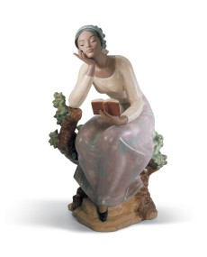 Figura Porcelana Lladró: Muchacha Leyendo