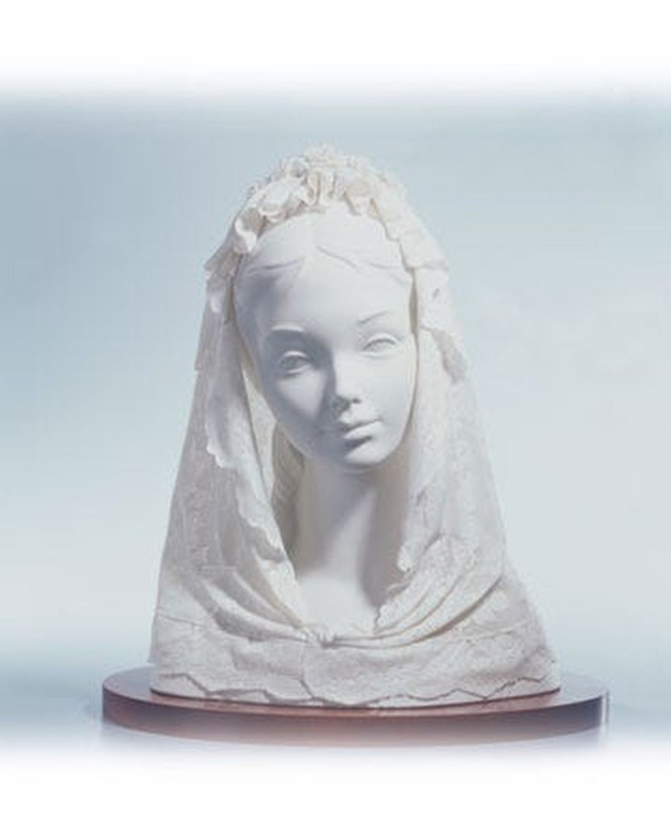 White Bust with Veil Lladro Porcelain 01015927