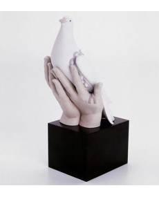 TicTacArea.com: Hands of Love Lladro Porcelain 01017210