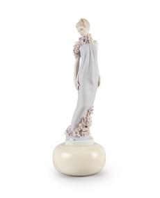 Haute Allure Woman Figurine: Limited Edition Lladró