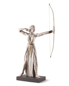 "Lladro Diana Sculpture: Porcelain Goddess with Impeccable Detailing"