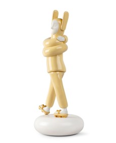 "Lladró Embraced Yellow Sculpture 01009654 - Autocuidado em Porcelan