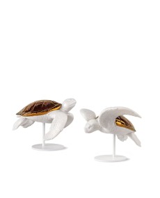 "Sea Turtles Couple: Lladro Porcelain Sculpture - White/Copper"