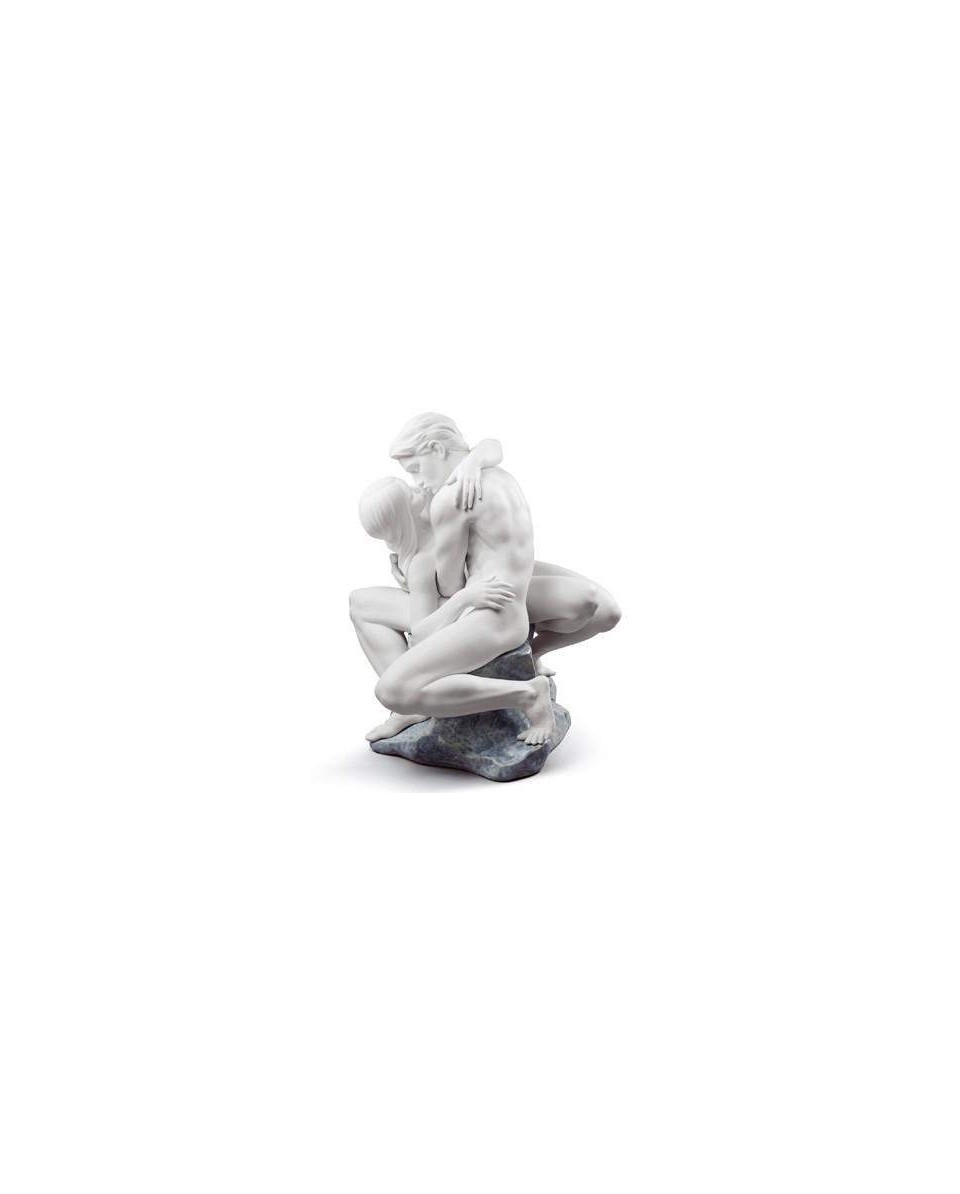 Lladro Passionate Kiss White Figurine - TicTacArea