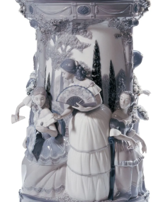 Lladro 01007033 Figurine LADIES IN THE GARDEN VASE GREY