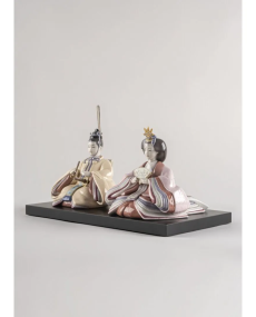 Hina Dolls Figurine. Beige & pink Lladró Porcelain 01009543