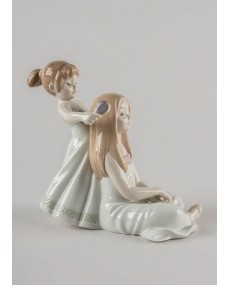 Combing Your Hair Sculpture Lladró Porcelain 01009587