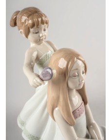 Combing Your Hair Sculpture Lladró Porcelain 01009587