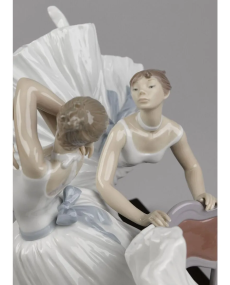 Lladro 01008476 LEZIONE DI DANZA 010.08476