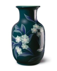 Lladro Bell Flower Vase: Green Porcelain - TicTacArea