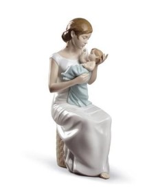 Lladro CÁLIDO ARRULLO: Figura de Porcelana