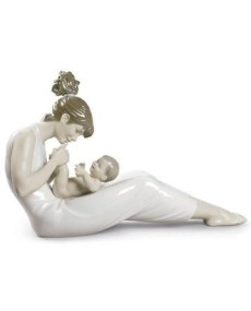 Lladro Giggles with Mom Porcelain Figurine