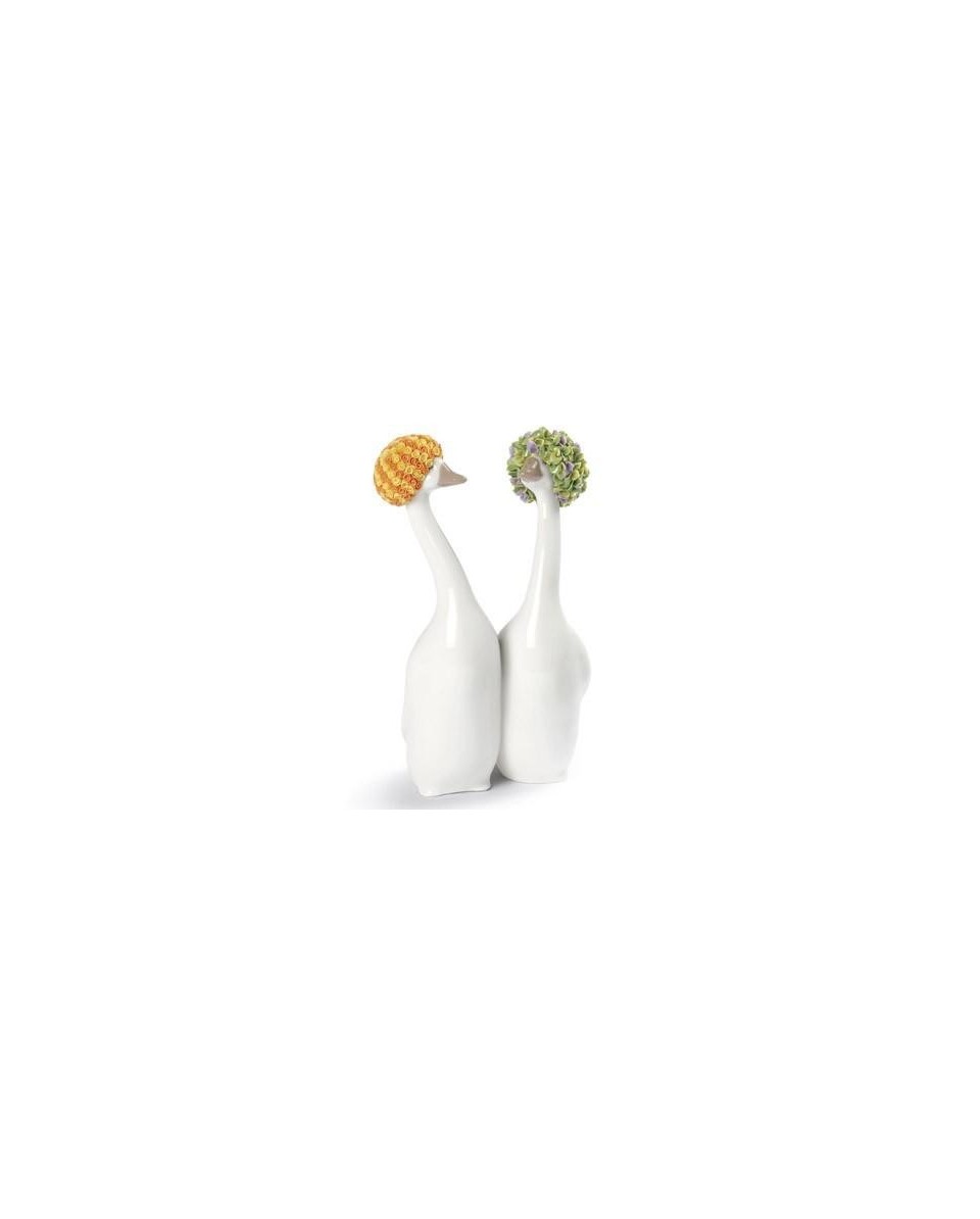 Lladro Porcelain Gossiping Orange & Green 01009204