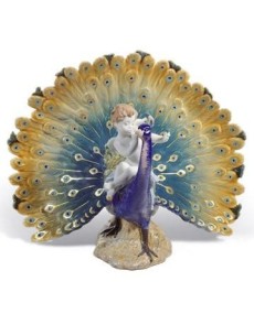 Lladro 01001961 Angelo con Pavone Reale: eleganza e raffinatezza