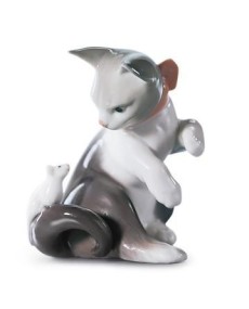 Lladro 01005236 CAT AND MOUSE: encanto em porcelana