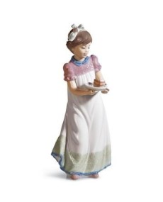 Lladro 01005429 Bambina con Torta: Delicata scultura in porcellana