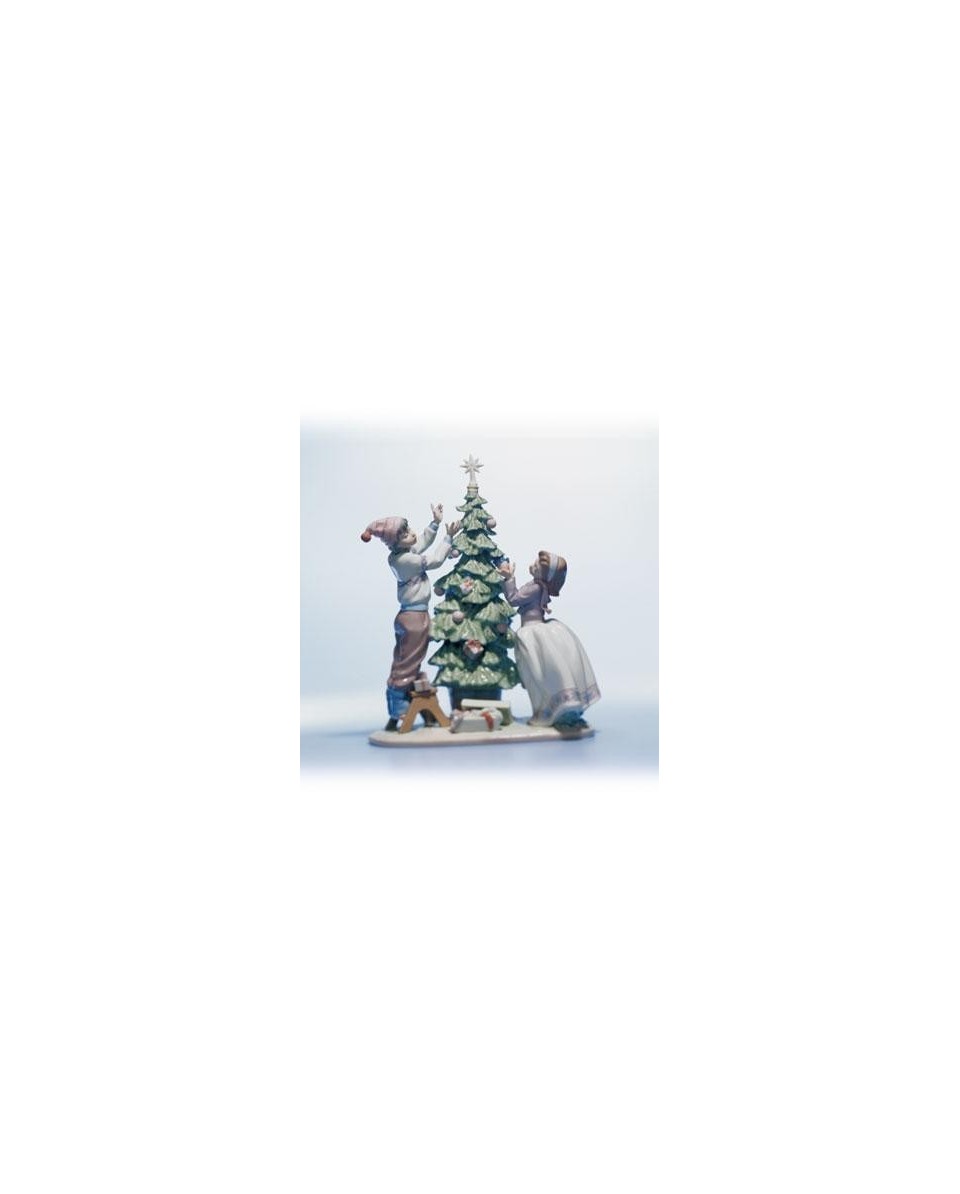 Lladro 01005897: Arreglando el Árbol de Navidad