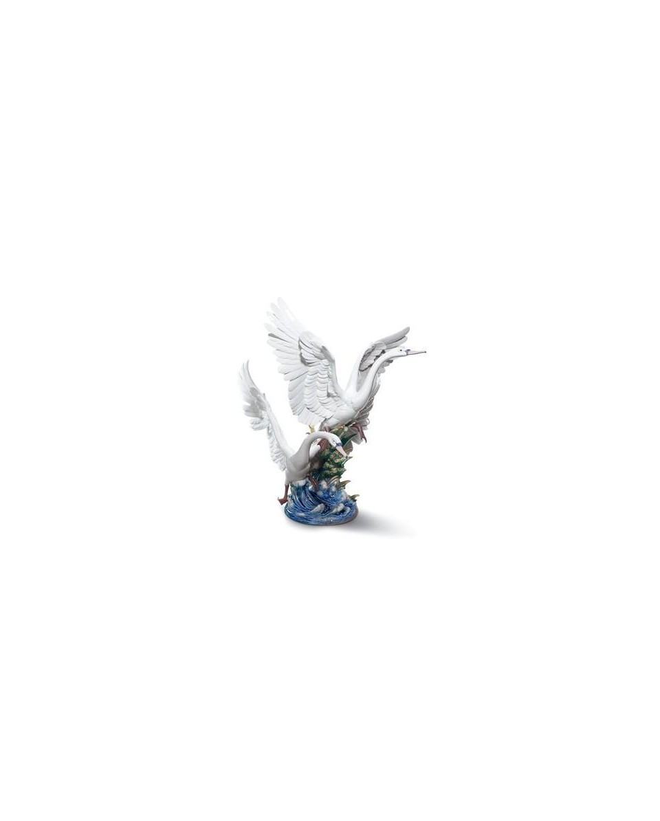 Lladro Swans Take Flight Figurine - TicTacArea