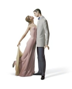 Lladro 01006475: Felice Anniversario, un regalo speciale