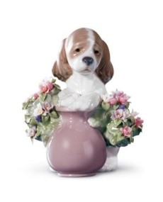 Lladro 01006574 Cane tra i Fiori: Eleganza e Delicatezza