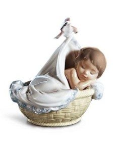 Lladro Tender Dreams Figurine - TicTacArea.com