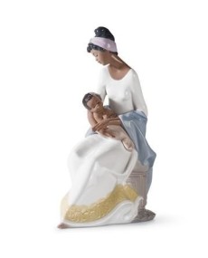 Lladro 01006851 IN BRACCIO ALLA MAMMA 010.06851