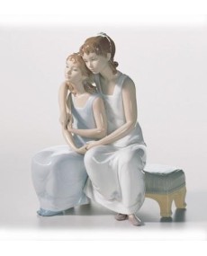 Lladro 01006901 Figurine: My Sister, My Friend