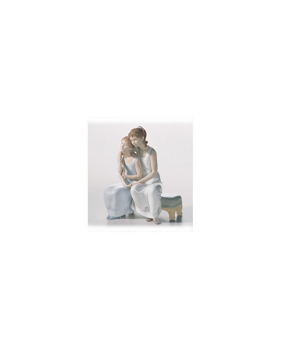 Lladro 01006901 Figurine: My Sister, My Friend