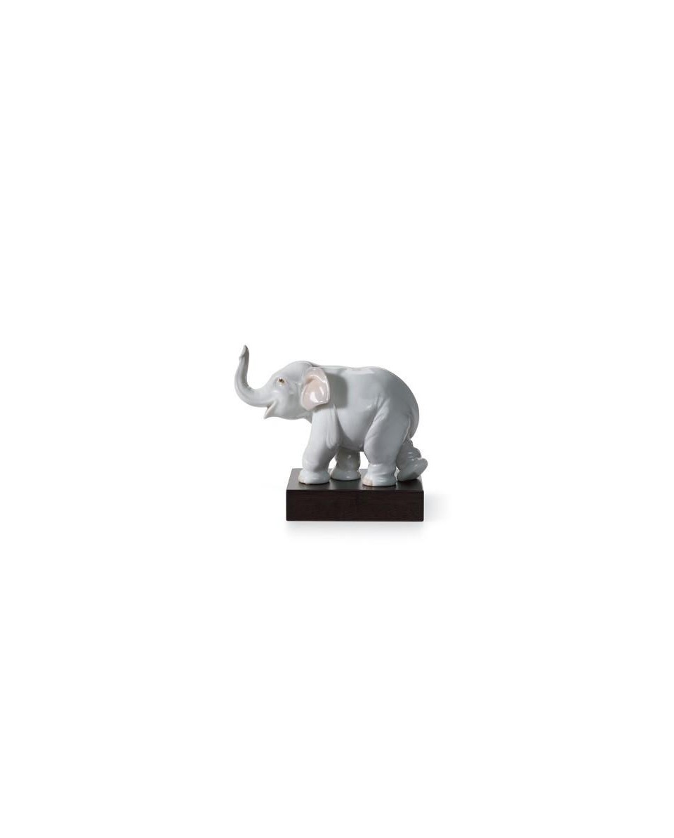 Lladro Lucky Elephant: Exquisite Porcelain Décor