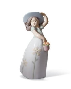 Lladro 01008041 Figurine: Little Daisy - TicTacArea