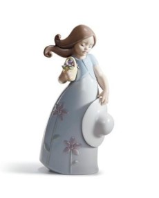 Lladro Little Violet Figurine - TicTacArea.com