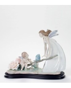 Lladro 01008293 ALTALENA ESTIVA: eleganza e dolcezza