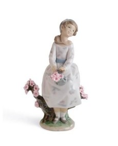 "Lladro 01008352 BLÜHENDE JAHRESZEIT MÄDCHEN - TicTacArea.com"