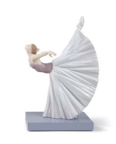 Lladro Giselle Arabesque: Elegância em Porcelana