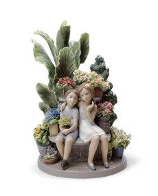 Lladro Secrets in the Park Figurine - TicTacArea