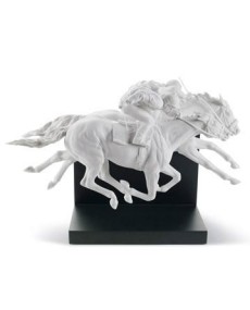 Lladro 01008515 HORSE RACE: Elegância em porcelana