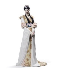 Lladro 01008639 BEAUTE CHINOISE: Exquisite Porcelain Figurine