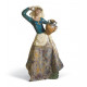 Lladro 01012387: Donna con Brocca, eleganza in porcellana