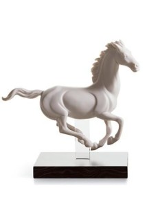 Lladro Gallop IV: Elegância em Porcelana