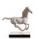 Lladro Gallop IV: Elegância em Porcelana